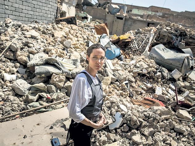 Джоли назвала разрушения в Мосуле «самыми ужасными, которые она когда-либо видела», лицемерно умолчав о бомбежках штатовцев