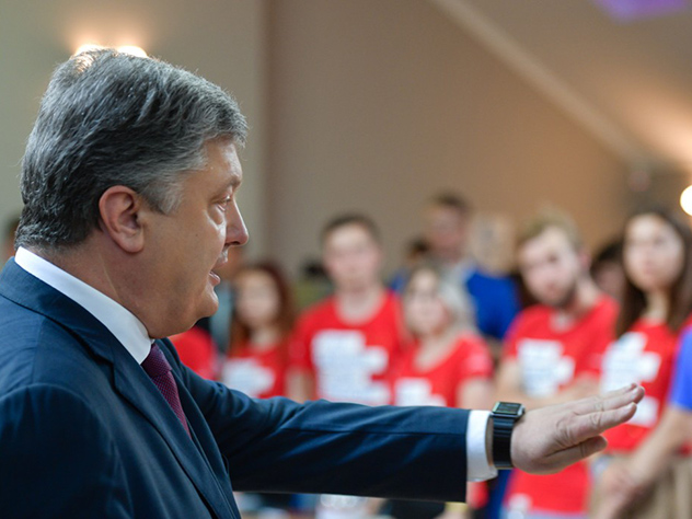 На встрече Порошенко со студентами Украинской академии лидерства, упрезидент Украины рассказал о мечте увидеть страну в ЕС и НАТО к 2030 году
