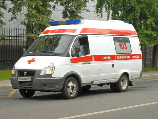 Во Владимире под колесами автомобиля погиб годовалый малыш. Причем, сбившая его женщина, уехала с места происшествия. Известно, что годовалый мальчик уполз от своих родителей с территории одного из участков в коттеджном поселке «Ладога». Он выполз на проселочную дорогу. Непонятно, чем в этот момент занимались его родители, оставившие малыша без присмотра.