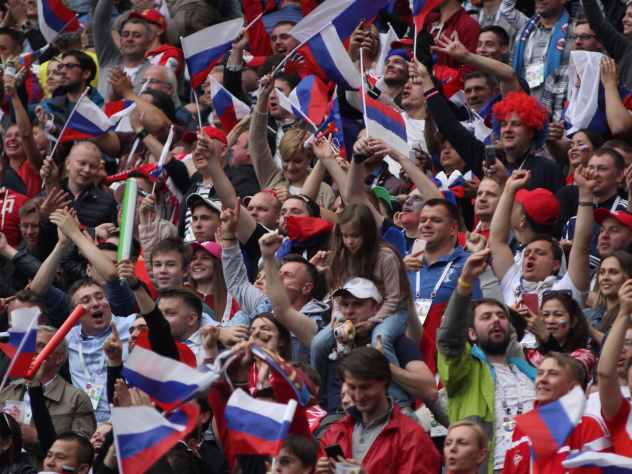 Корреспондент британского телеканала Sky News Энд Брэди, который приехал на ЧМ-2018, поделился своими впечатлениями о России. По его словам, в Англии все очень опасались визита в Россию. Однако в итоге, как признается британец, он почувствовал себя даже безопаснее, чем в Лондоне.