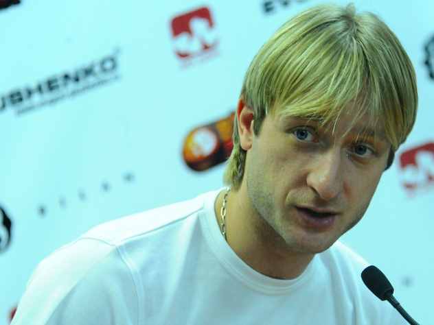 Известный фигурист Евгений Плющенко, который сейчас находится в Японии со своей супругой и младшим сыном на своей страничке в Instagram** опубликовал фотографию старшего ребенка от первого брака – Егора.