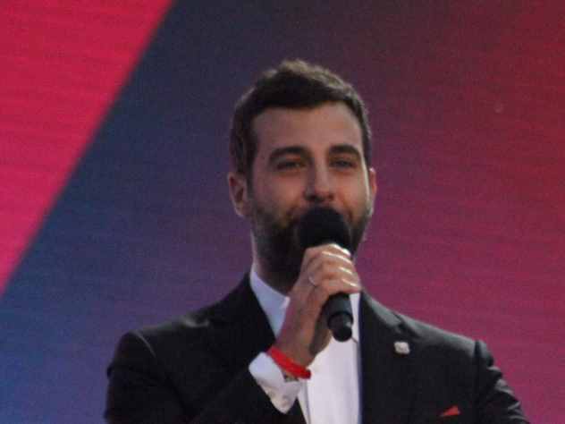 Известный российский телеведущий Иван Ургант на своей страничке в социальной сети Instagram** заявил, что поменял водительское удостоверение.