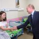 Президент РФ Владимир Путин во время посещения Морозовской детской городской клинической больницы