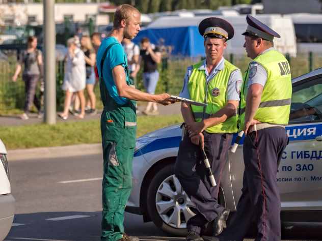 Независимый автоэксперт Антон Максимов считает, что для Москвы отлов нерадивых водителей не особо актуален. По его словам, в столице проходят постоянные проверки автомобилистов и здесь практически нет водителей, которые ездят без ОСАГО.
