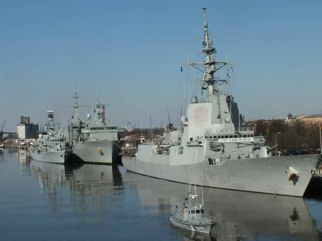 Глава британского МИД Борис Джонсон заявил, что на саммите «большой семерки» премьер-министр Великобритании Тереза Мэй выступит с инициативой о создании «сил быстрого реагирования» на политику России.