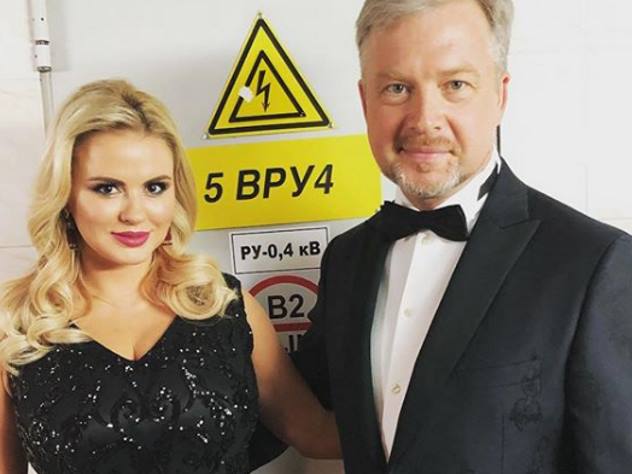 Телеведущая Анна Семенович