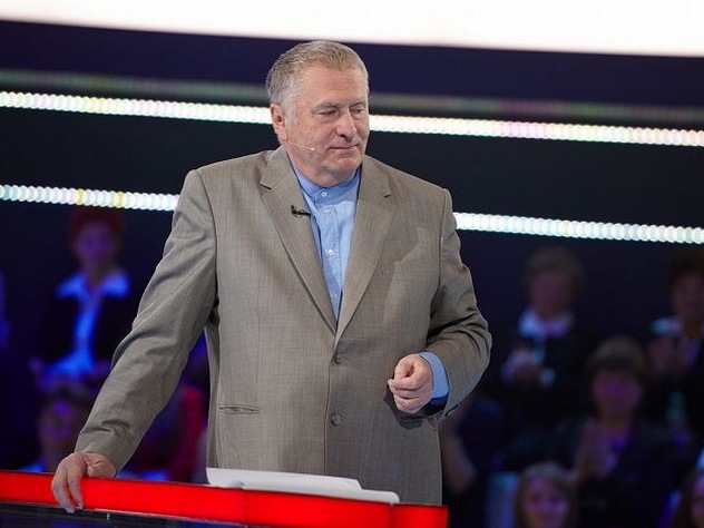 Депутат Госдумы, лидер ЛДПР Владимир Жириновский заявил, что в России необходимо запретить памятники, увековечивающих известных людей с сигаретой.