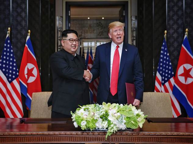 Дональд Трамп и Ким Чен Ын на саммите в Сингапуре.