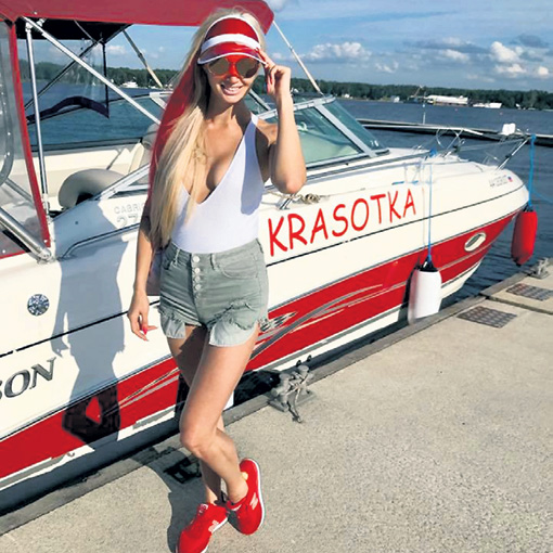 …яхту «Krasotka» и посвятил песню «Аэлита». Фото: facebook.com