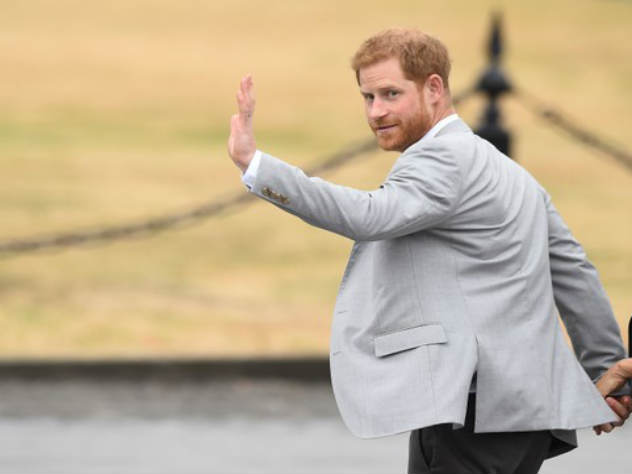 Принца Гарри поймали с блондинкой