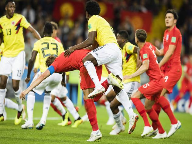 Колумбийские футболисты бились за выход в полуфинал, как львы, но болельщики все равно угрожают их убить.