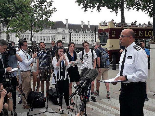 Есть предположение, что отравление в Эймсбери произошло из-за окурка или контейнера с ядом на улице