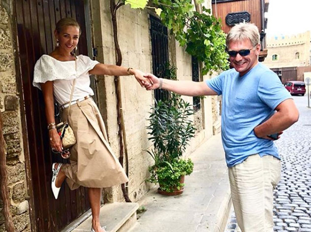 Песков и Навка прошлись по следам съемок «Бриллиантовой руки»