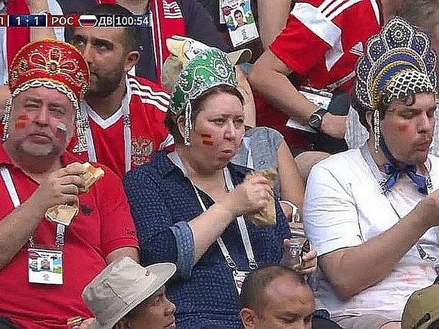 Трио в кокошниках прибыло в Сочи на матч Россия — Хорватия