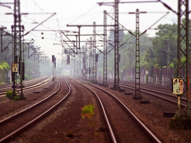 В Воронежской области из-за сошедшего с рельс локомотива остановились на два часа 12 пассажирских поездов