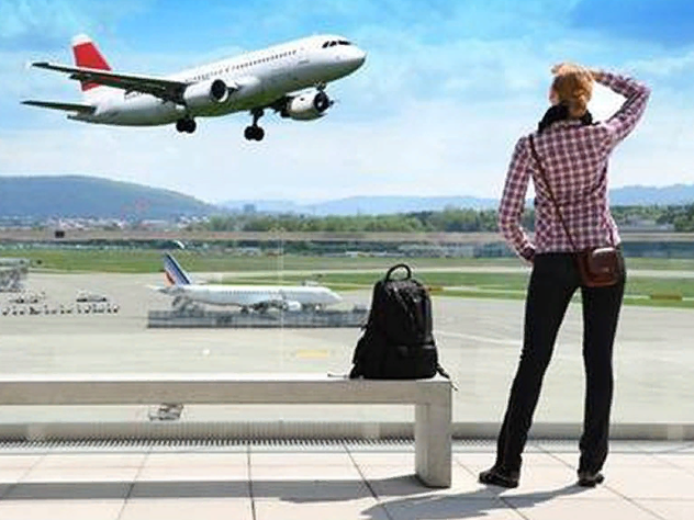 Сотни россиян «застряли» за границей из-за банкротства старейшего туроператора
