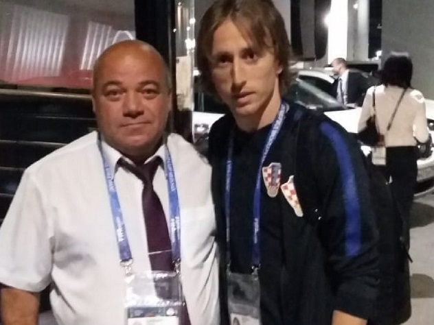 Селфи водителя автобуса с футболистами