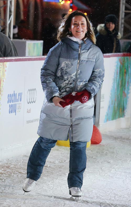 Пресс-секретарь президента РФ Дмитрия Медведева Наталья Тимакова с супругом Александром Будбергом на церемонии открытия после реконструкции исторической сцены Государственного академического Большого театра. Фото ИТАР-ТАСС/ Валерий Шарифулин