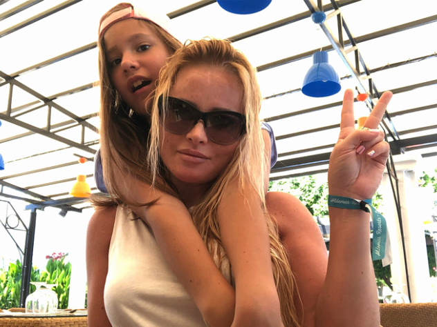 Долги по алиментам чуть не испортили Борисовой отпуск за границей