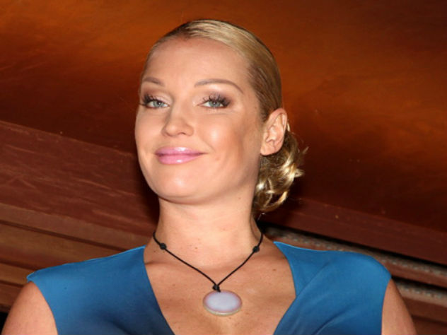 Настя Волочкова провела день дома на диване