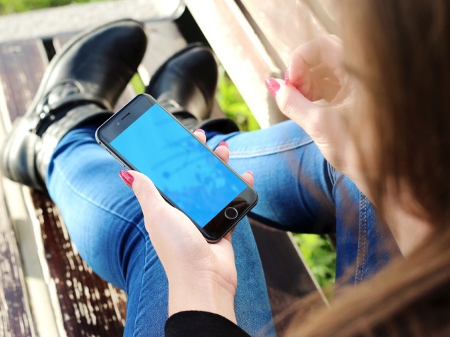 Бесплатный смартфон - лучший подарок.