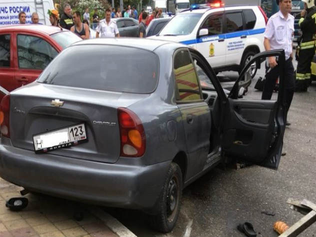 Трагедия произошла на перекрестке Батумского шоссе и улицы Ленинградской возле остановки «Чайная фабрика»