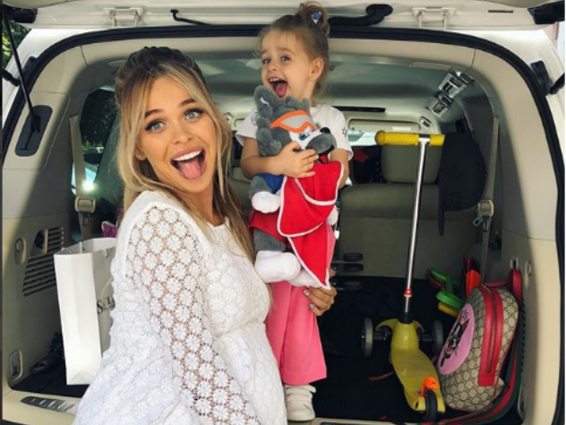 Анну Хилькевич на последнем месяце беременности беспокоит только один седой волос - остальное неважно