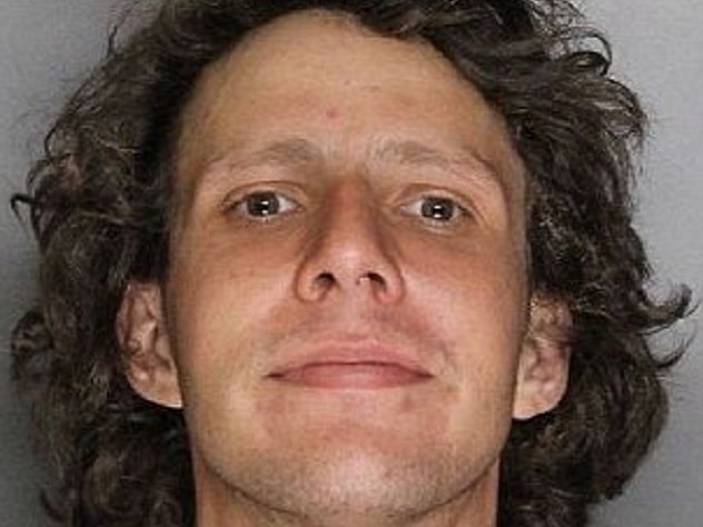 Парень попал в аварию и прикурил от объятой пламенем машины