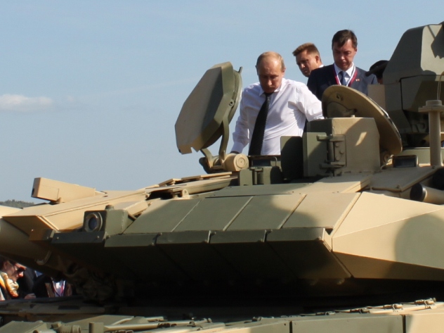 На полигоне «Старатель», где раньше гремели орудийные залпы и летали истребители, начали проводить масштабные реконструкции знаменитых битв Второй мировой войны.