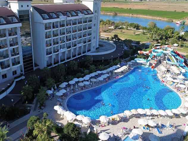 Турецкий отель подает на российскую туристку в суд за клевету
