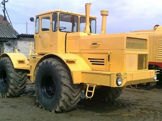 Прокативший сына в тракторе алтайский механизатор оказался под следствием