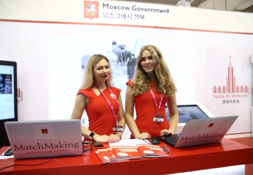 Сейчас основная проблема в том, что бизнес попросту не владеет информацией о самих экспортерах, конкурентах, о лицензировании продукции. Поэтому выход на внешние рынки кажется сложным, а порой совсем невозможным. 