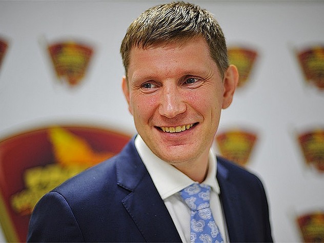 Пермский губернатор отказался от стола за три миллиона рублей