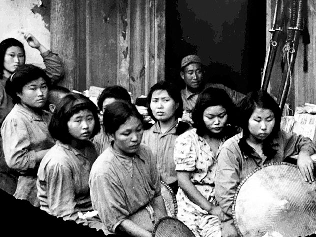 Ублажать японских солдат набирали девушек от 14 лет