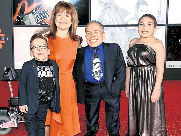 Самый знаменитый карлик в Голливуде рассказал о страшной трагедии в своей жизни