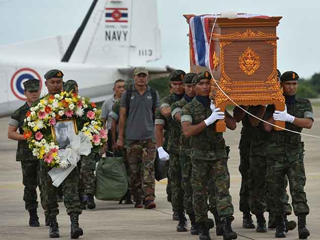 Спасать из пещеры тайских детей вплавь не будут