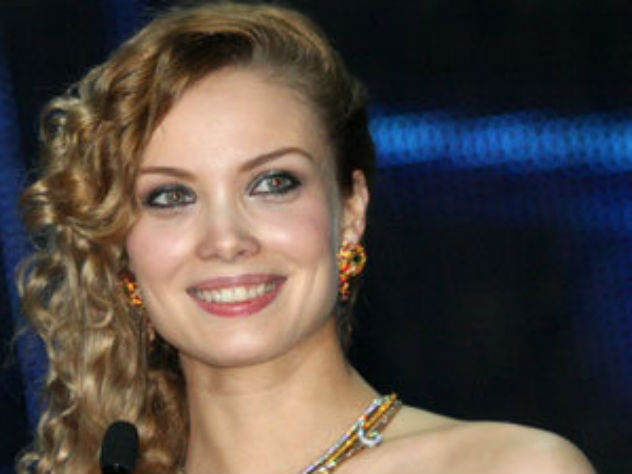 Актриса потеряла голос и сменила имидж