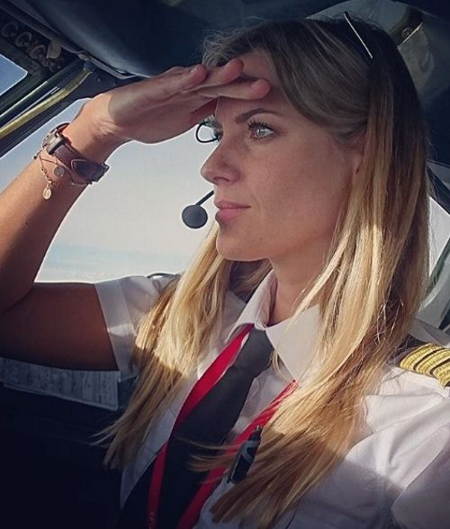 Девушка-пилот Сара Йоханссон