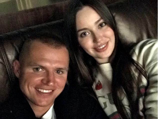 Дмитрий Тарасов опубликовал фото с новорожденной дочерью