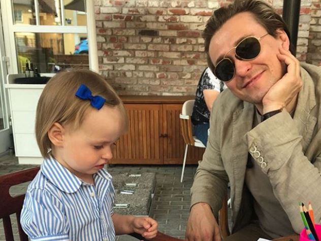 Сергей Безруков выложил трогательное видео с дочерью