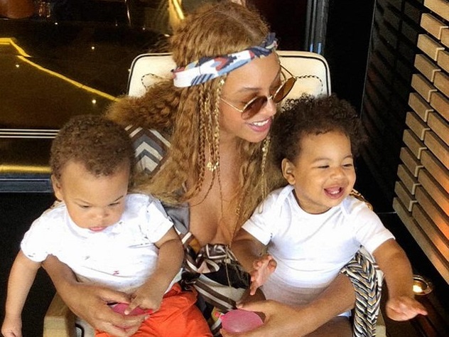 Опубликованы Фотографии повзрослевших близнецов Бейонсе и Jay-Z