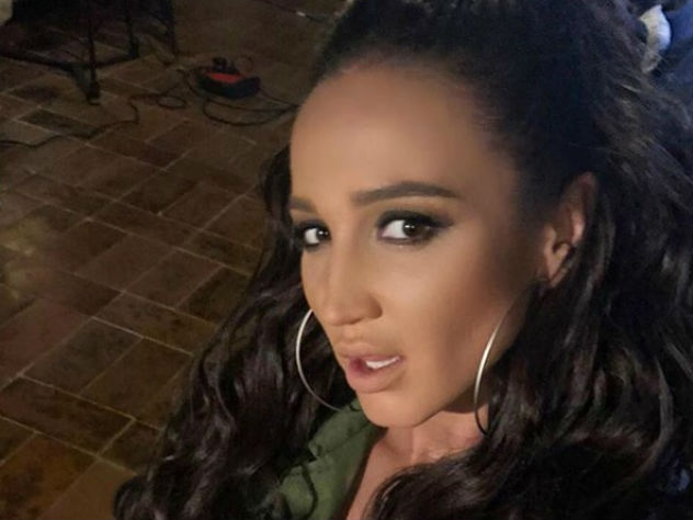 Выйдет ли замуж Ольга Бузова? - Бузова кольцо фото