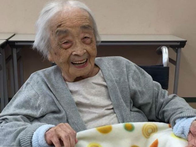 В Японии умерла самая старая в мире женщина