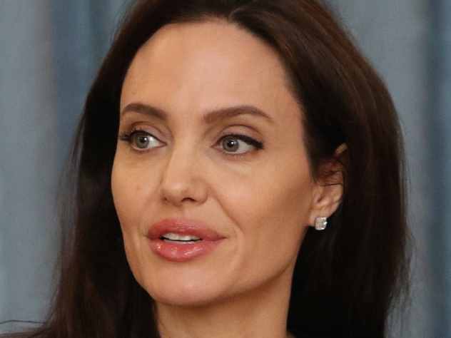 Анджелина Джоли