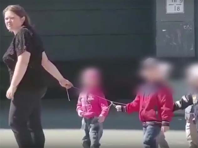 Гулявшие «на веревке» дети возмутили жителя Екатеринбурга