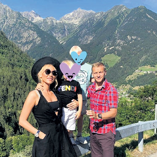 Игорь Смольников с семьёй