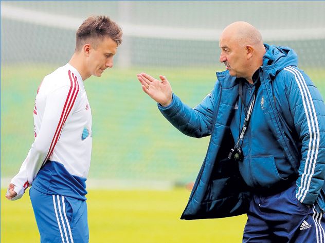 Черчесов останется тренером сборной России по футболу