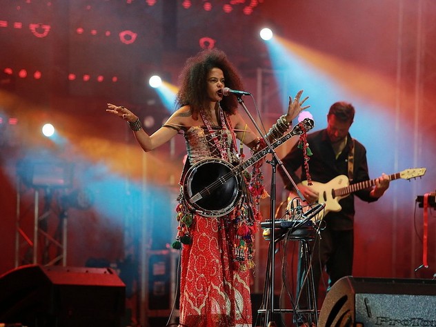 певица морган джи купила водку на память о сибири