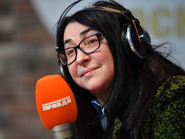 Певица Лолита Милявская любит удивлять публику нестандартными нарядами