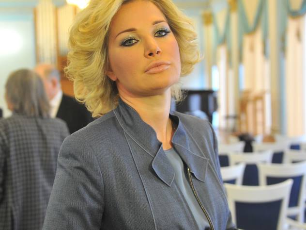 Располневшую Марию Максакову** засняли с мужчиной - Максакова фото